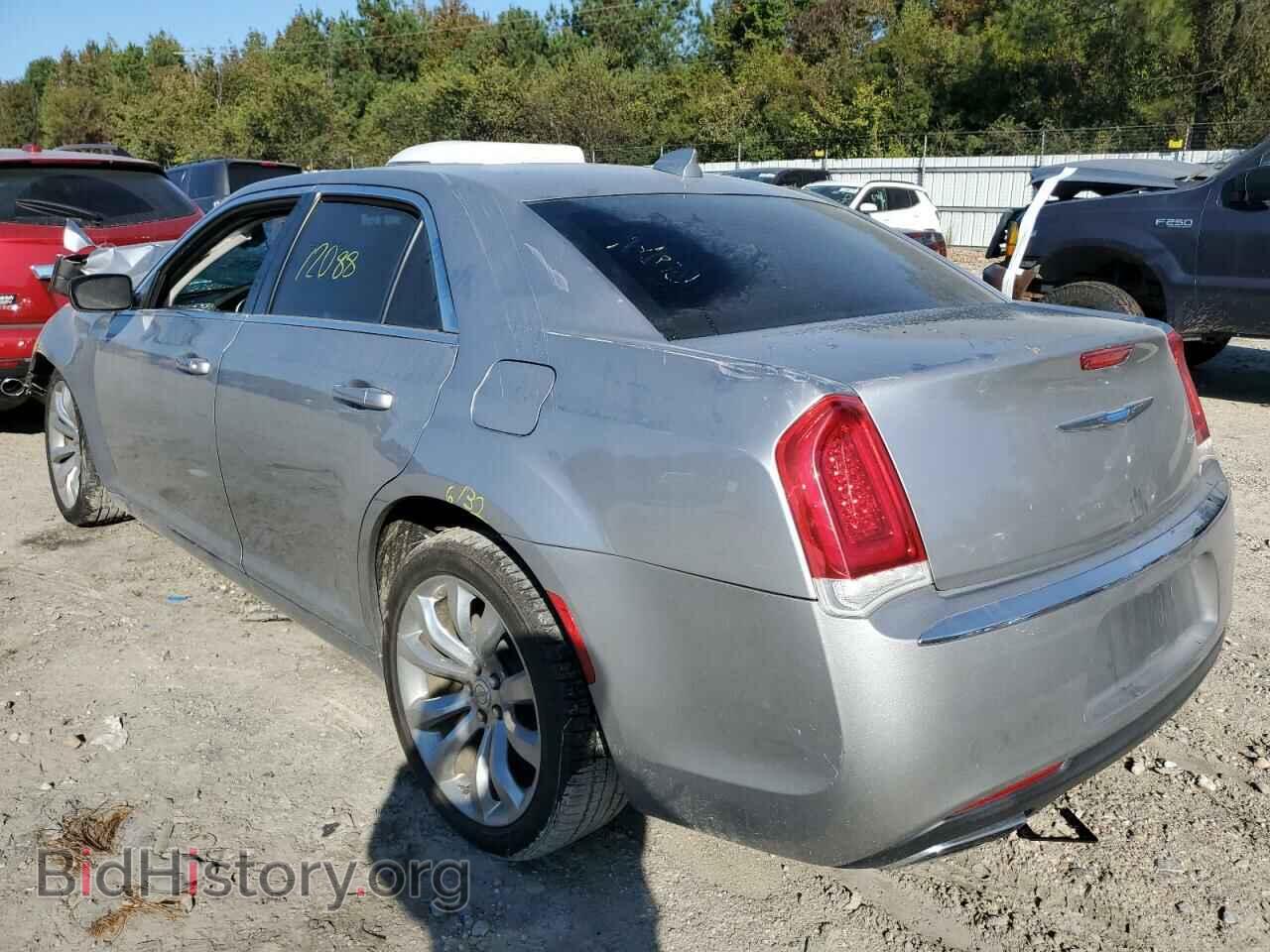 2018 CHRYSLER 300 - VIN: 2C3CCAAG8JH253638 - Фото 3