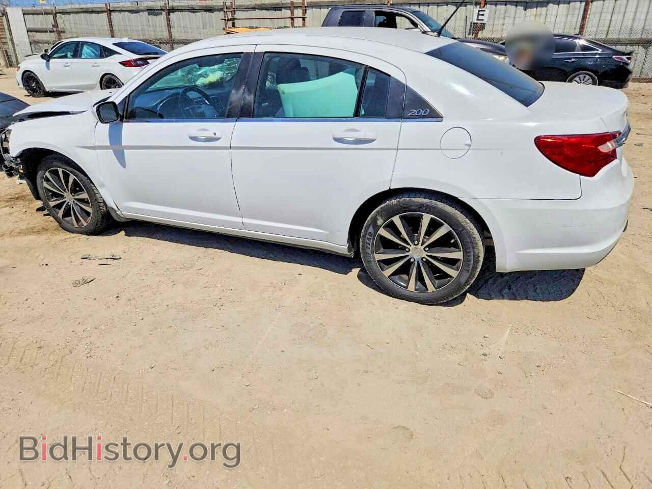 2013 CHRYSLER 200 - VIN: 1C3CCBBB7DN550257 - Фото 2