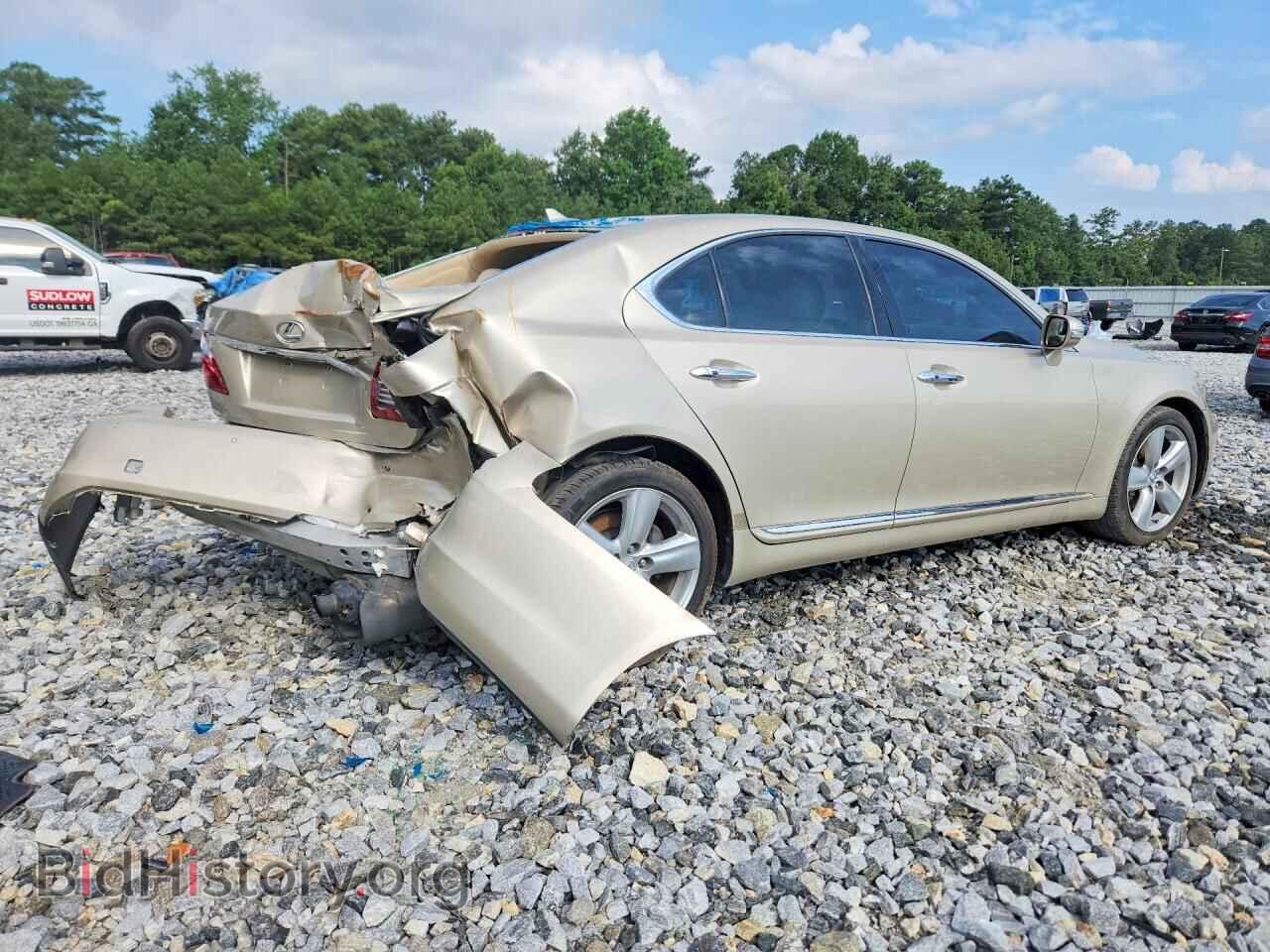 2011 LEXUS LS460 - VIN: JTHBL5EF6B5106130 - Photo 3
