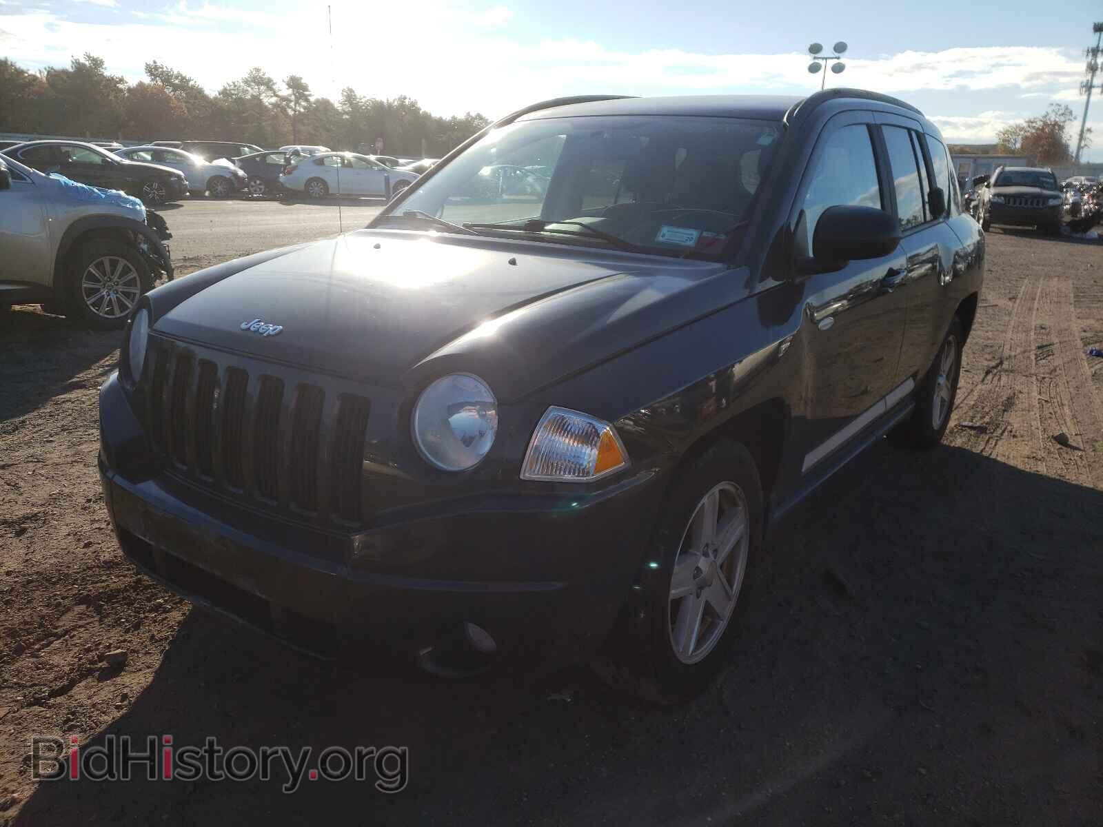 2010 JEEP COMPASS - VIN: 1J4NF1FB7AD646112 - Photo 2