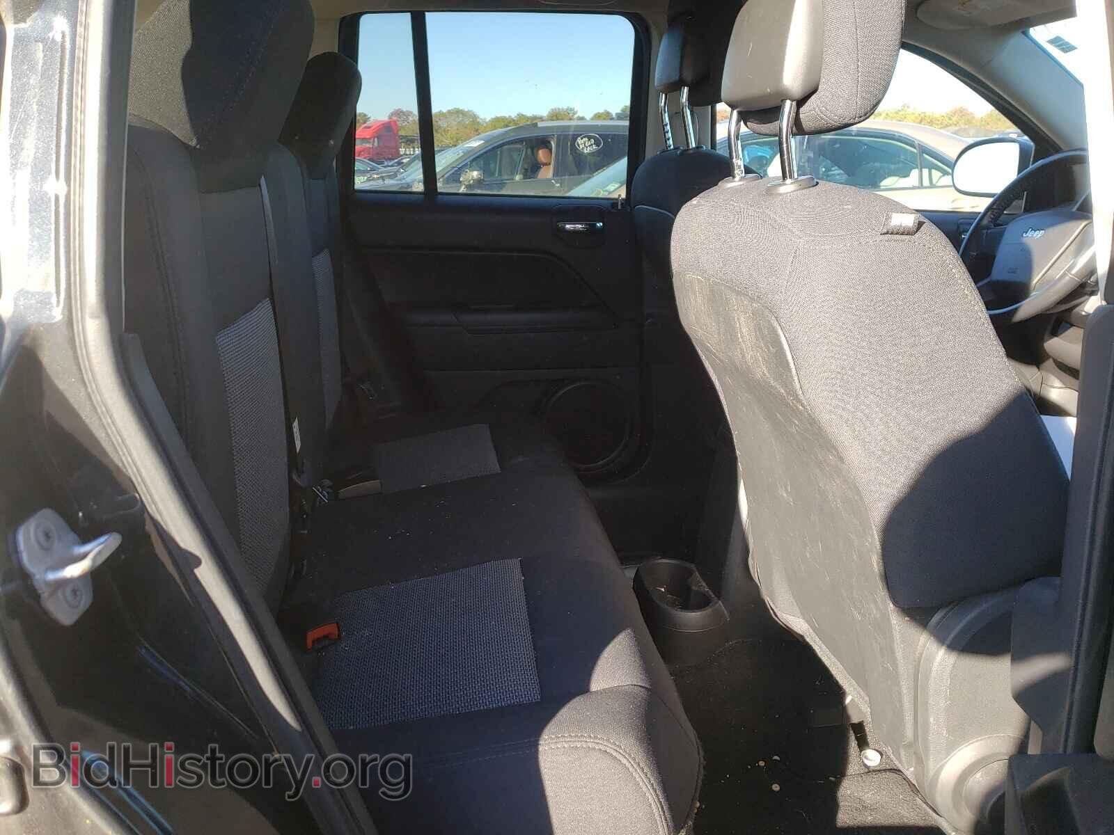 2010 JEEP COMPASS - VIN: 1J4NF1FB7AD646112 - Photo 6