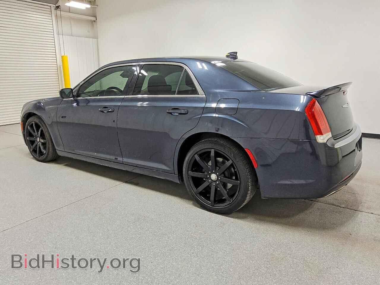 2018 CHRYSLER 300 - VIN: 2C3CCAAG7JH331780 - Photo 2