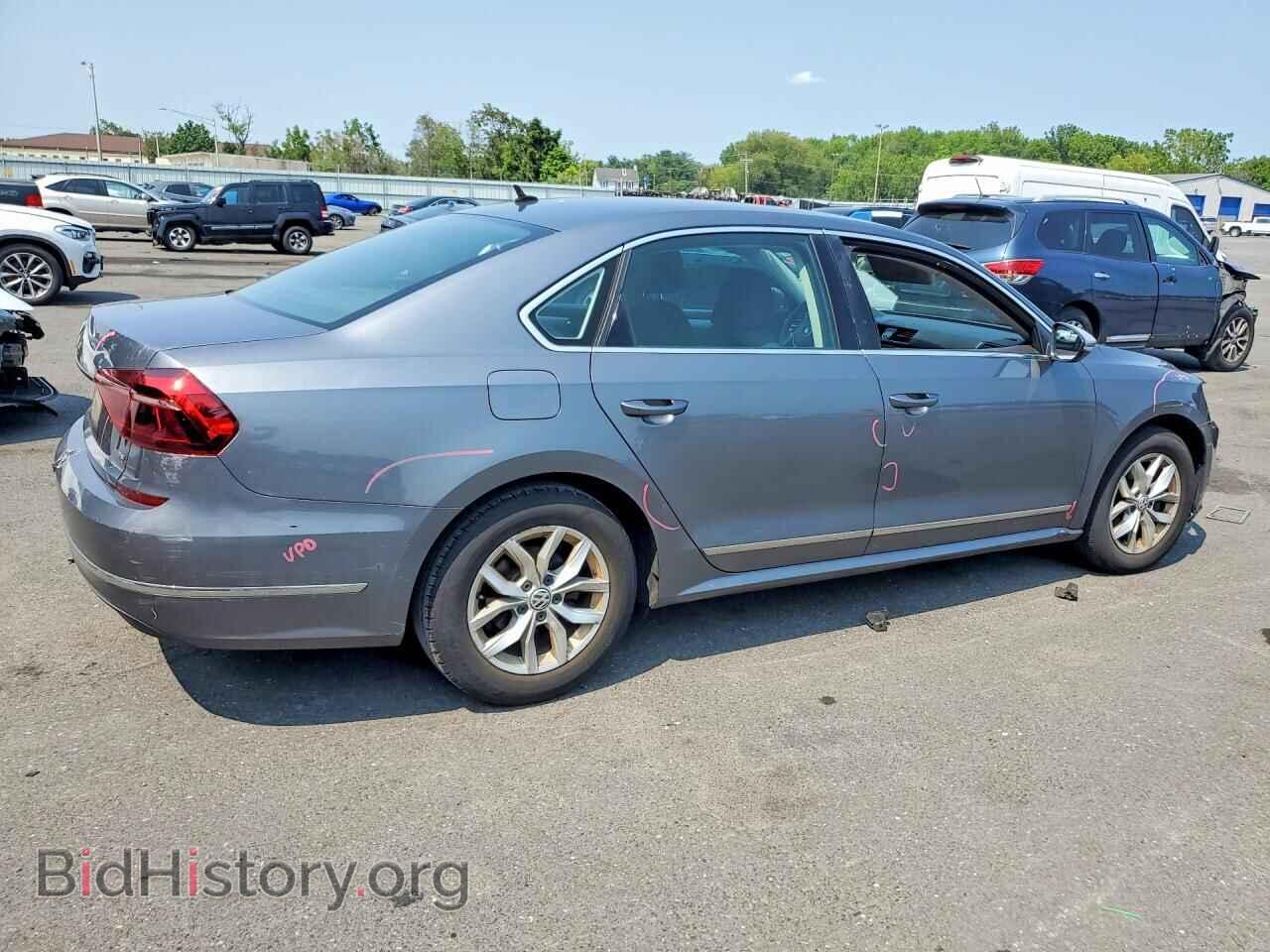 2017 VOLKSWAGEN PASSAT - VIN: 1VWAT7A38HC031839 - Фото 3