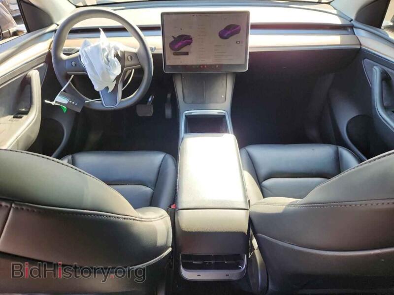 2025 Tesla MODEL Y (VIN 7SAYGDED7SF319596) — photo 8 of 15