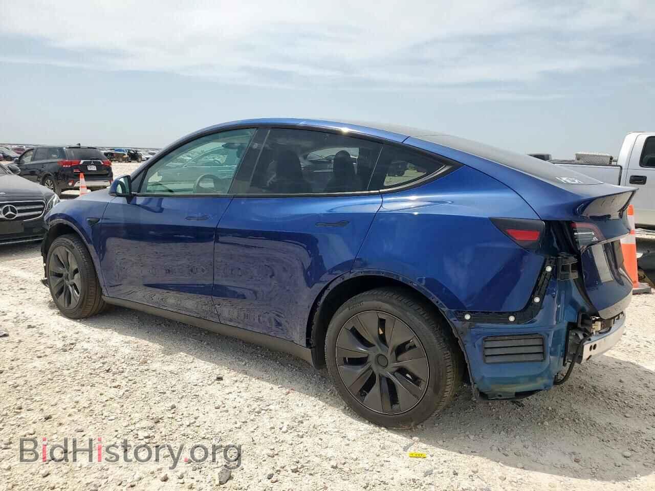 2024 TESLA MODEL Y - VIN: 7SAYGDEE7RA295879 - Фото 2