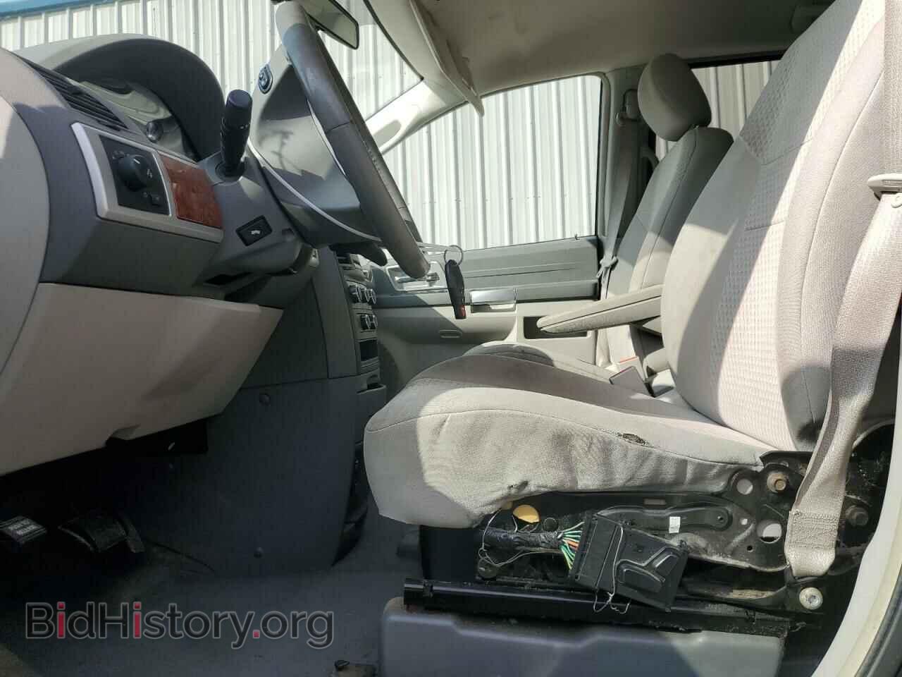 2008 CHRYSLER MINIVAN - VIN: 2A8HR54P18R830574 - Фото 7