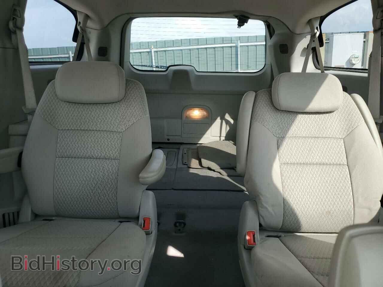 2008 CHRYSLER MINIVAN - VIN: 2A8HR54P18R830574 - Фото 10