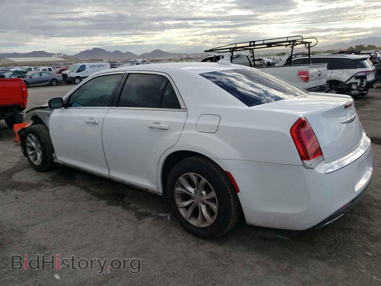 2015 CHRYSLER 300 - VIN: 2C3CCAAG2FH859282 - Фото 2