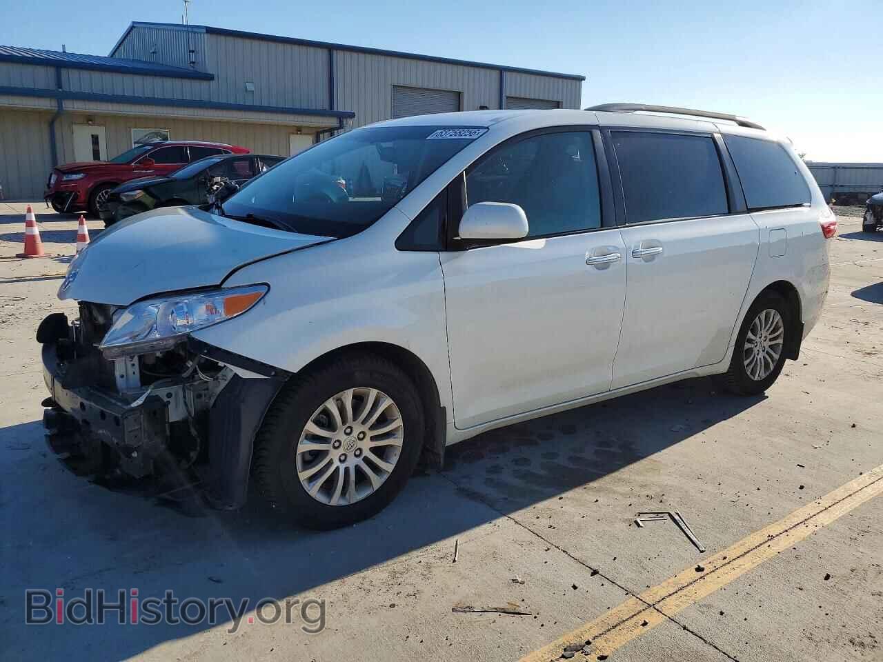 Фотография 5TDYZ3DC5HS829900 - TOYOTA SIENNA 2017
