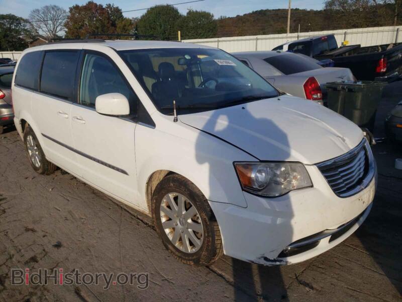 2014 Chrysler MINIVAN Town & COU (VIN 2C4RC1BGXER444675) — photo 1 of 10, Copart, damage: front end