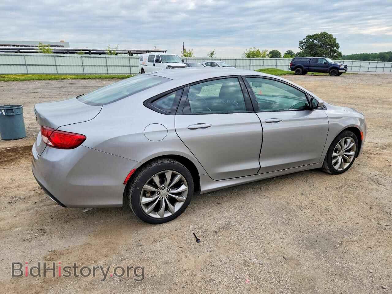 2016 Chrysler 200 (VIN 1C3CCCBB1GN118077) — photo 3 of 12