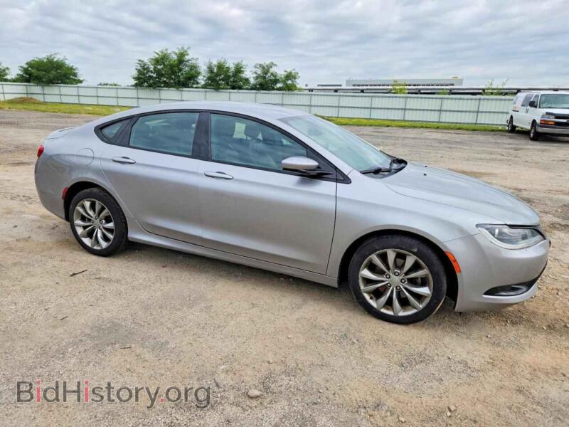 2016 Chrysler 200 (VIN 1C3CCCBB1GN118077) — photo 4 of 12