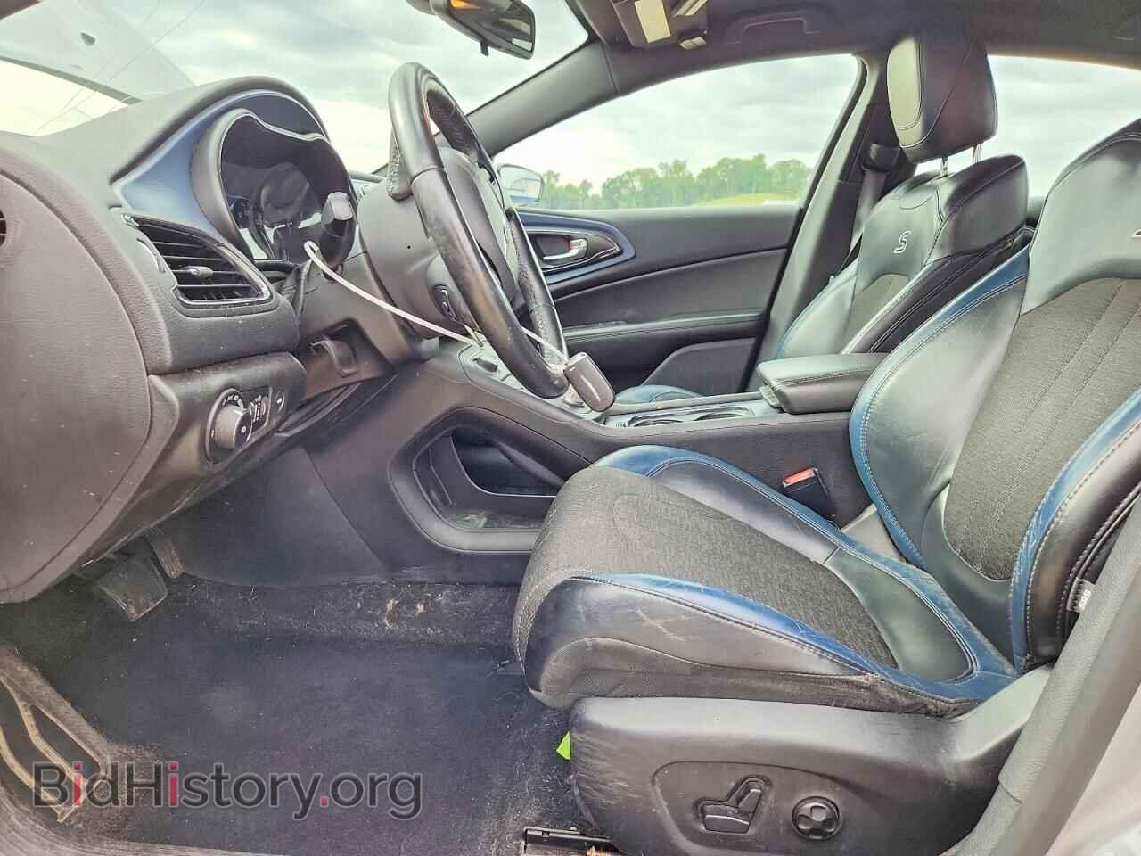 2016 Chrysler 200 (VIN 1C3CCCBB1GN118077) — photo 7 of 12