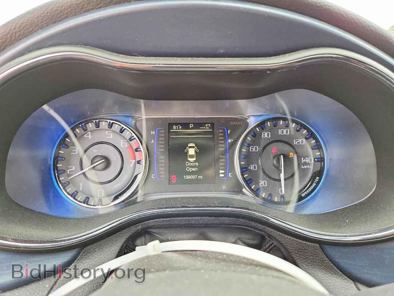 2016 Chrysler 200 (VIN 1C3CCCBB1GN118077) — photo 9 of 12