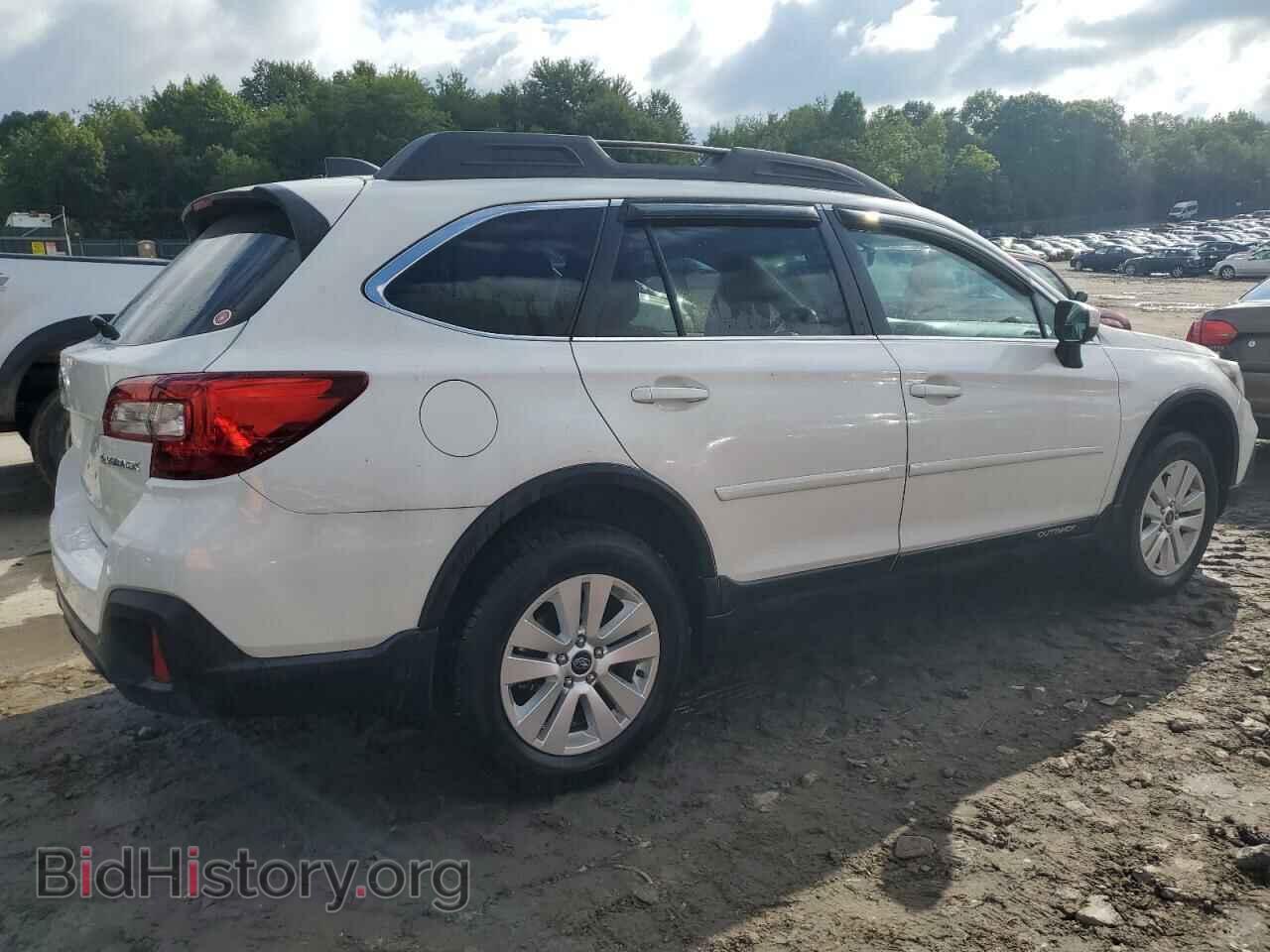 2018 SUBARU OUTBACK - VIN: 4S4BSACC5J3216629 - Фото 3