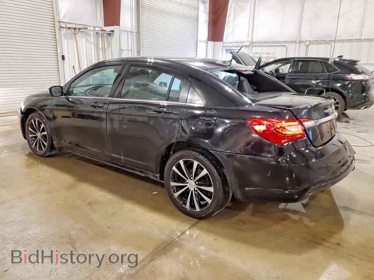 2011 CHRYSLER 200 - VIN: 1C3BC8FG1BN567671 - Photo 2