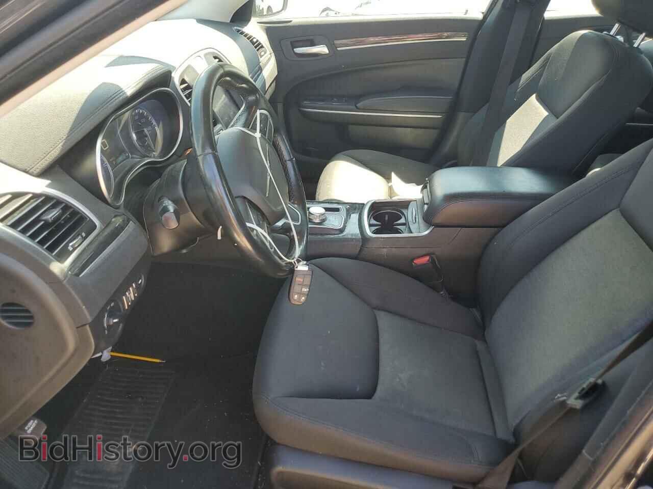 2019 CHRYSLER 300 - VIN: 2C3CCAAG0KH569035 - Фото 7