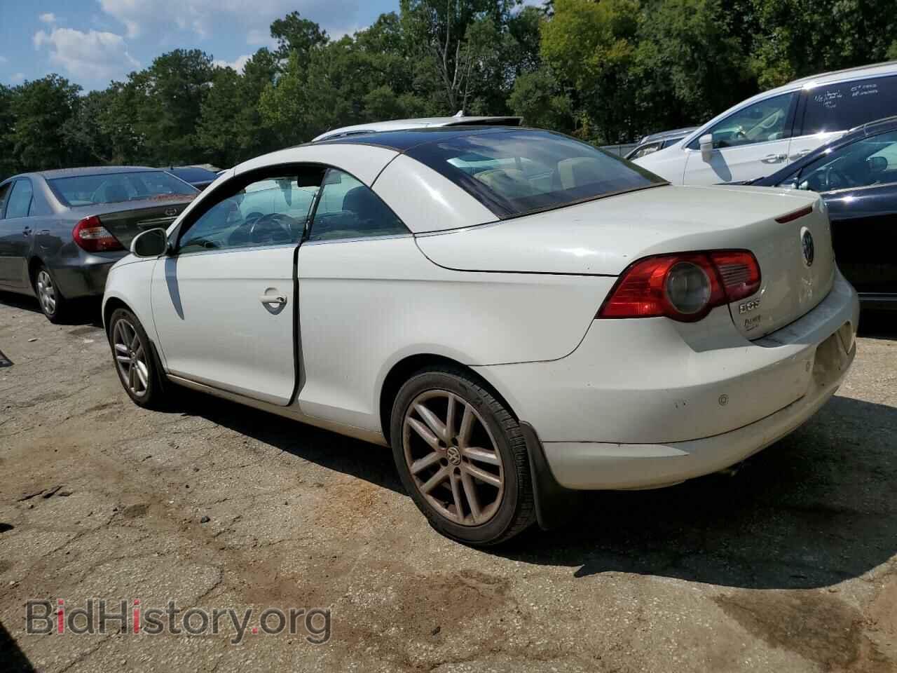 2008 VOLKSWAGEN EOS - VIN: WVWFA71F68V018682 - Фото 2