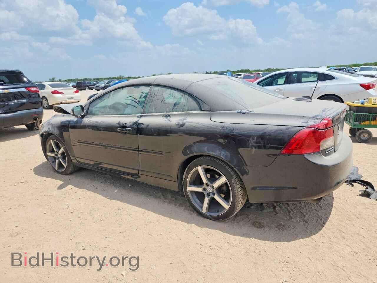 2012 VOLVO C70 - VIN: YV1672MC9CJ131202 - Photo 2