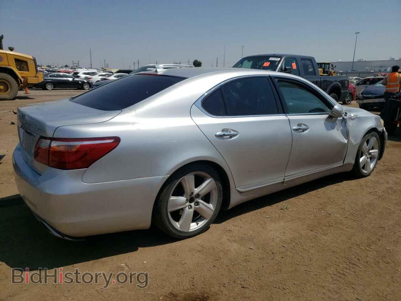 2011 LEXUS LS460 - VIN: JTHBL5EF3B5107882 - Photo 3