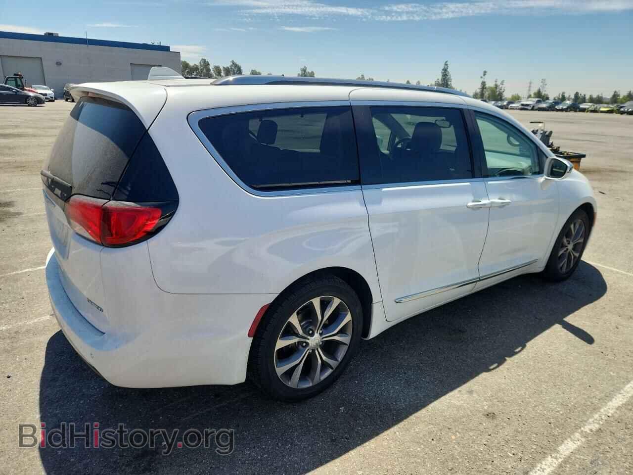 2017 CHRYSLER PACIFICA - VIN: 2C4RC1GG9HR841615 - Фото 3