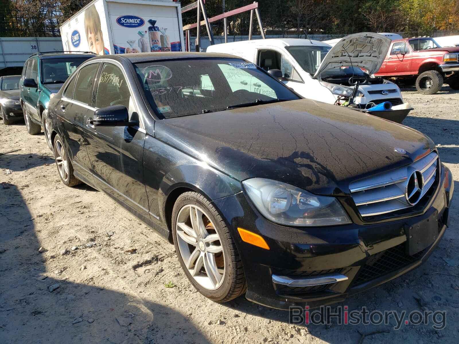 Photo WDDGF8BB7CA717946 - MERCEDES-BENZ C-CLASS 2012