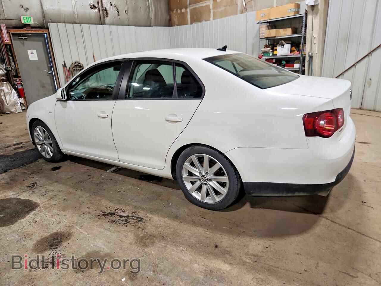 2010 VOLKSWAGEN JETTA - VIN: 3VWRA7AJ9AM036673 - Photo 2