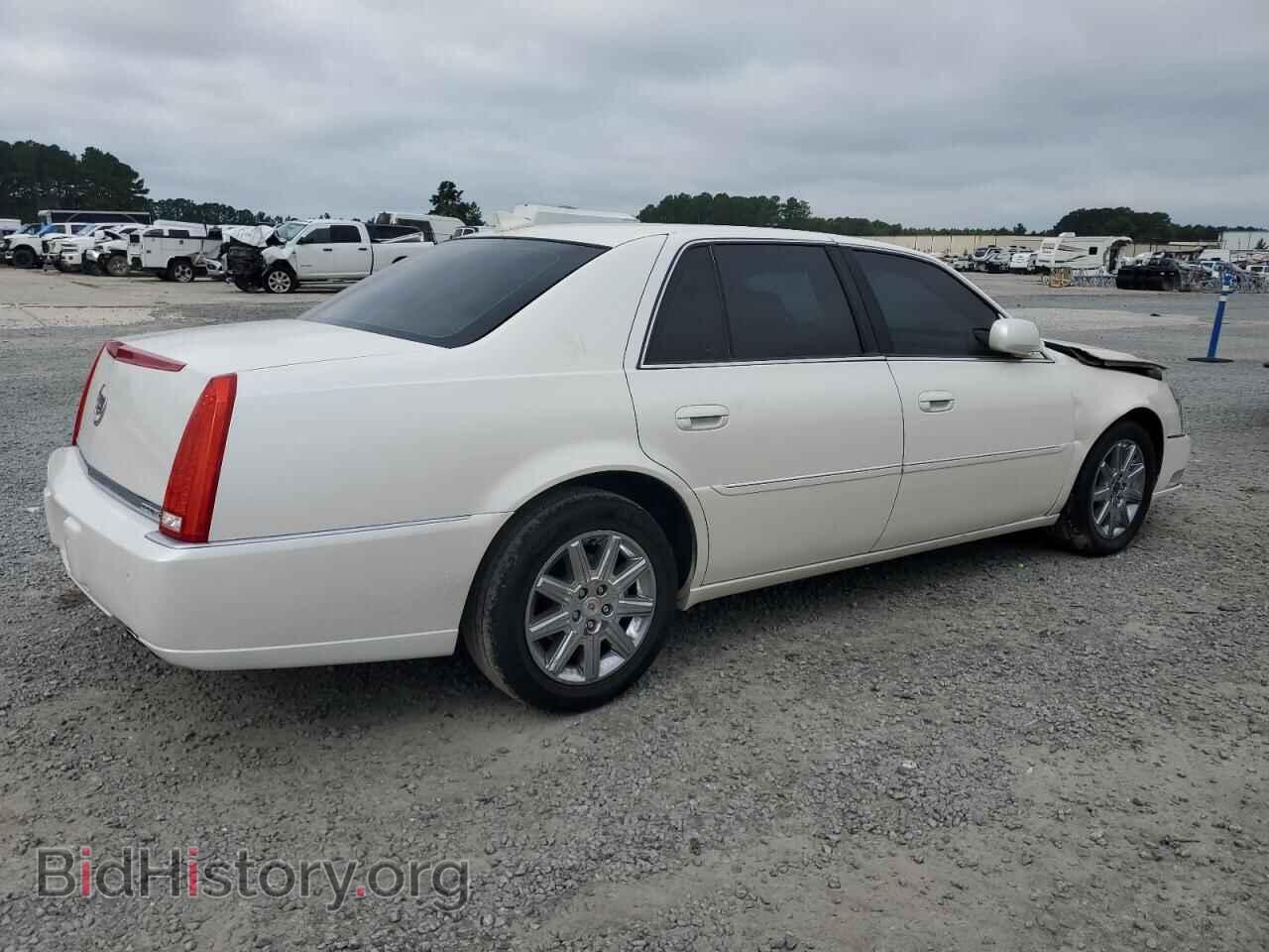 2011 CADILLAC DTS - VIN: 1G6KH5E68BU133678 - Photo 3
