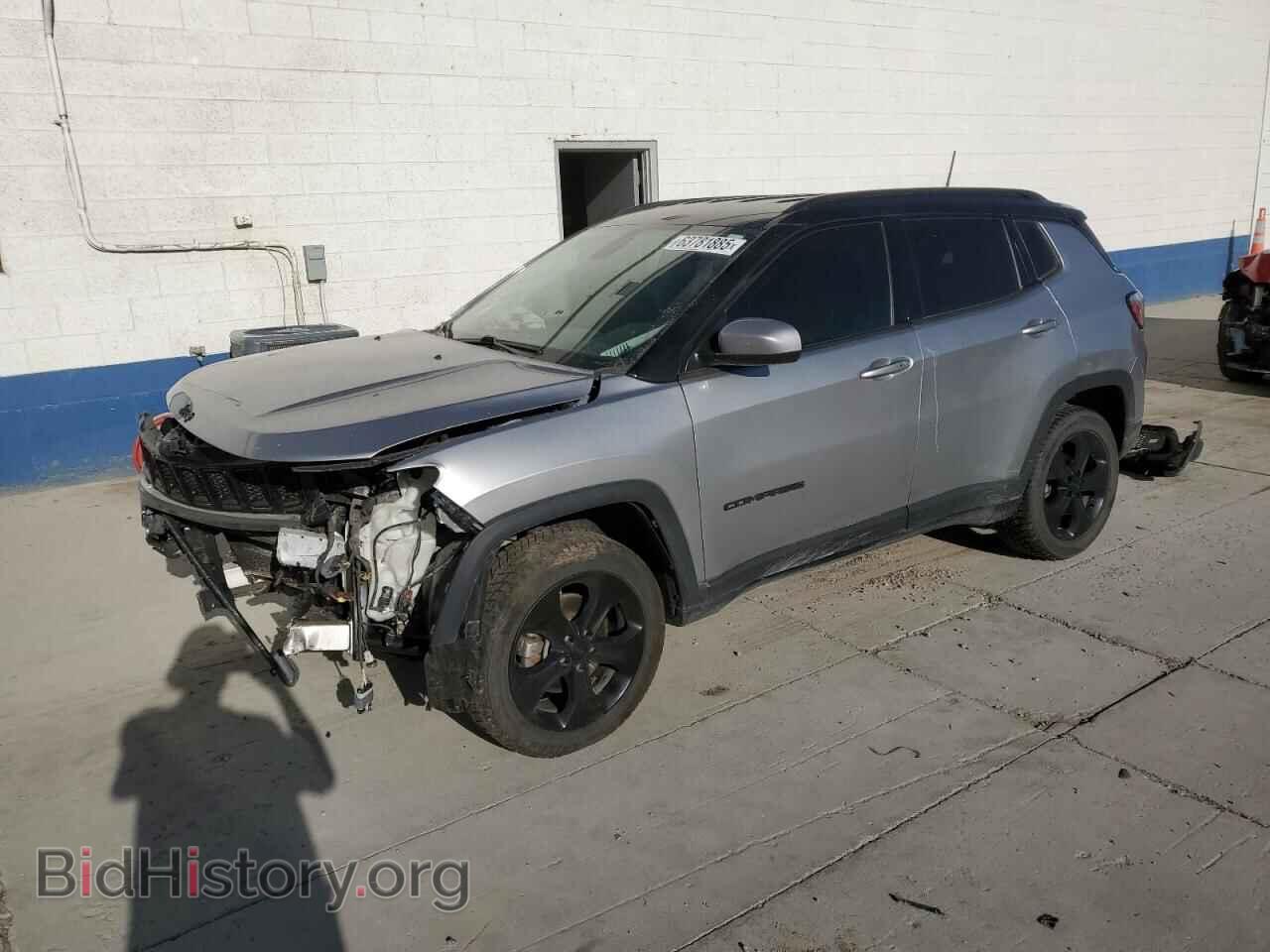 Фотография 3C4NJDBB0JT396105 - JEEP COMPASS 2018