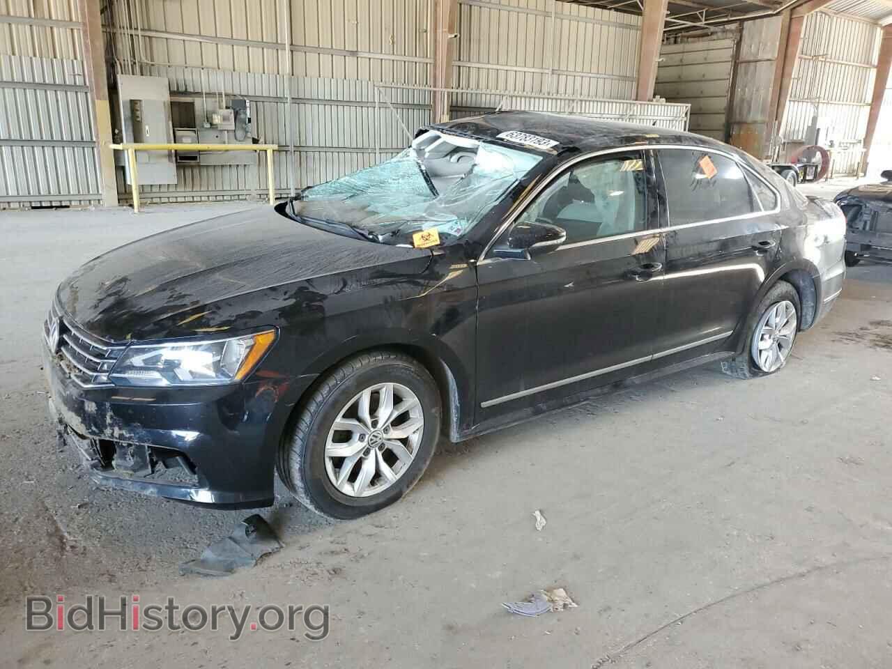 Photo 1VWAT7A36HC028664 - VOLKSWAGEN PASSAT 2017