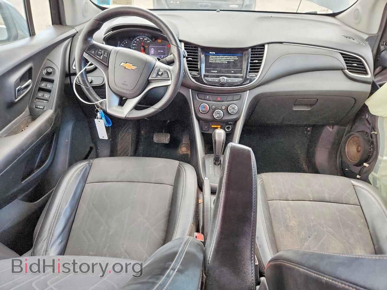 2019 Chevrolet TRAX (VIN KL7CJPSB0KB939820) — фото 8 из 13