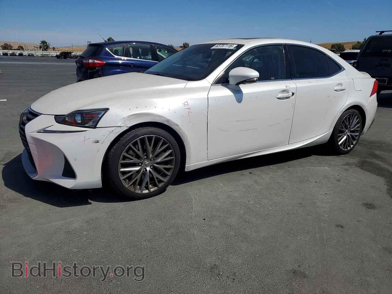 Photo JTHBA1D2XK5098191 - LEXUS IS 2019