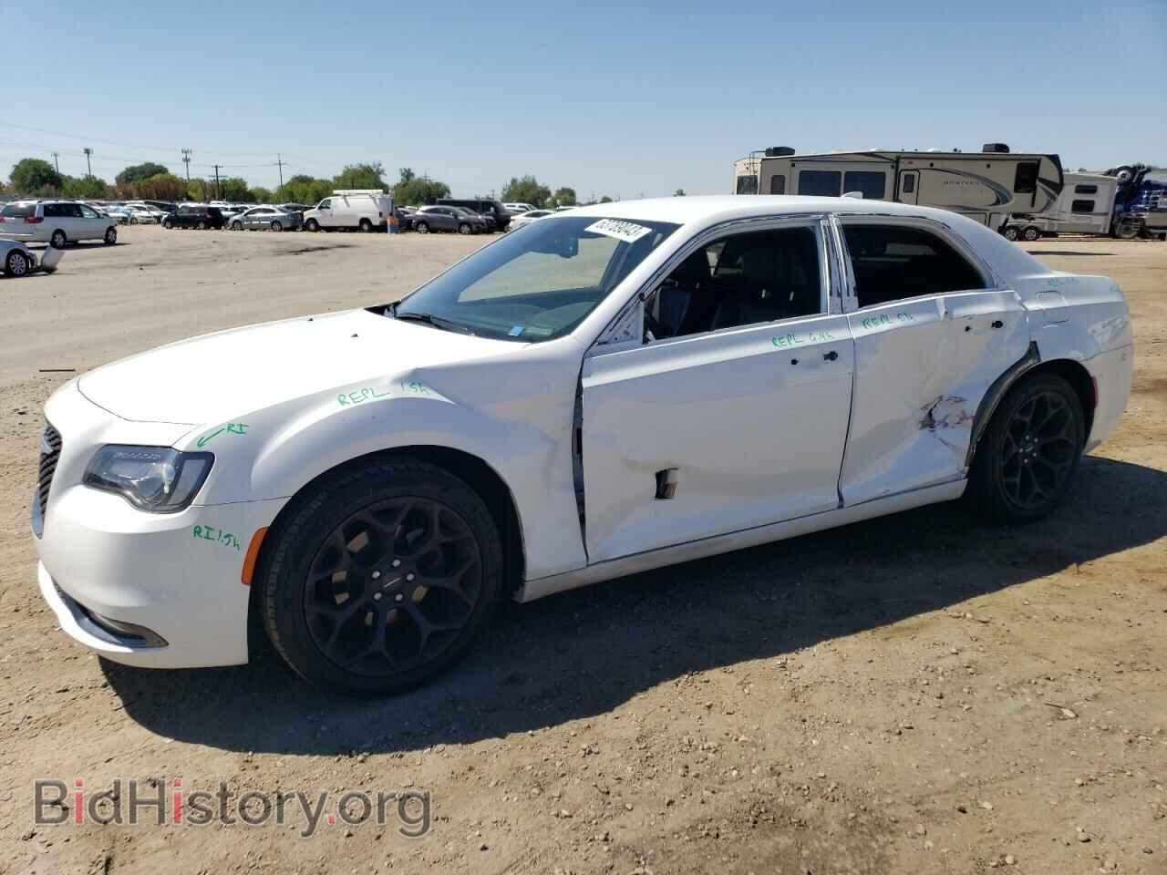 Фотография 2C3CCABG8KH654350 - CHRYSLER 300 2019