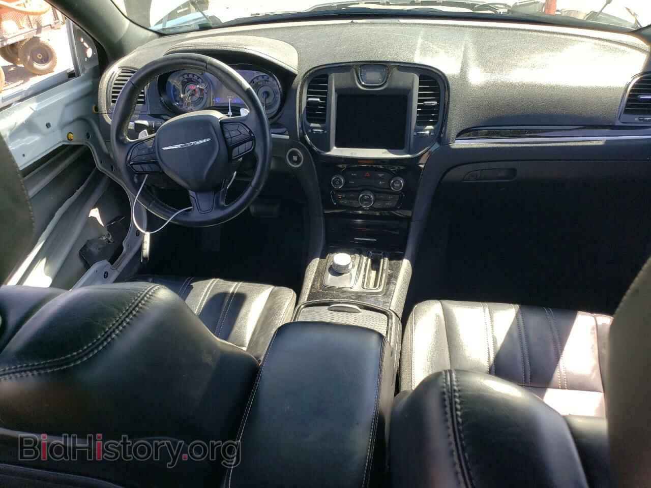 2019 CHRYSLER 300 - VIN: 2C3CCABG8KH654350 - Фото 8
