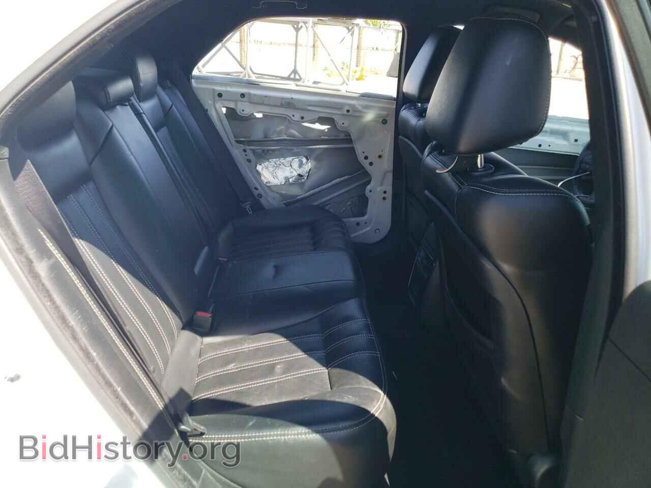 2019 CHRYSLER 300 - VIN: 2C3CCABG8KH654350 - Фото 10