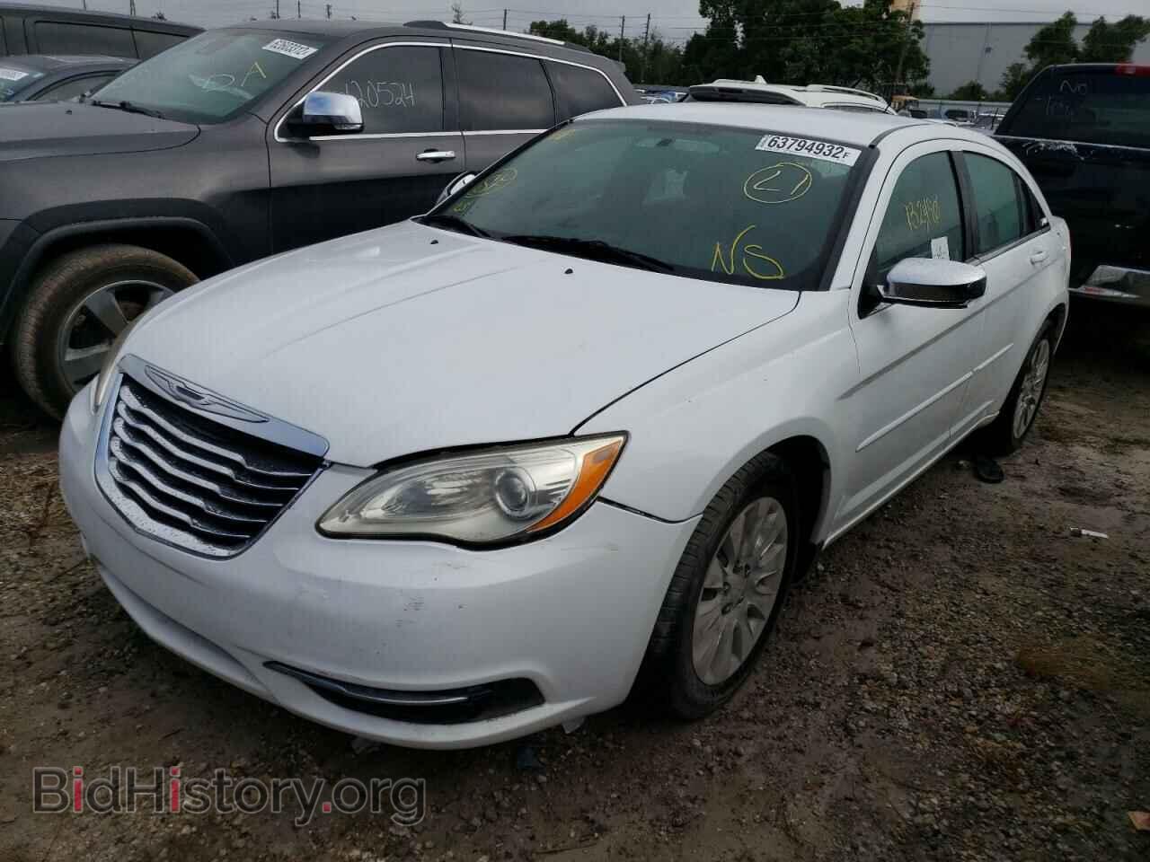 2012 CHRYSLER 200 - VIN: 1C3CCBAB1CN201837 - Фото 2