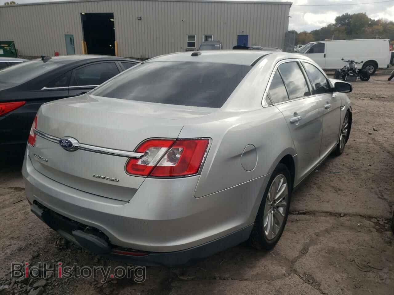 2010 FORD TAURUS - VIN: 1FAHP2FW8AG143136 - Фото 4