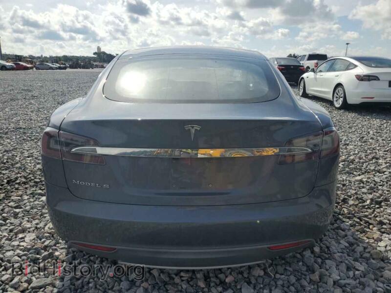 2013 Tesla MODEL S (VIN 5YJSA1AC4DFP10496) — фото 6 из 12