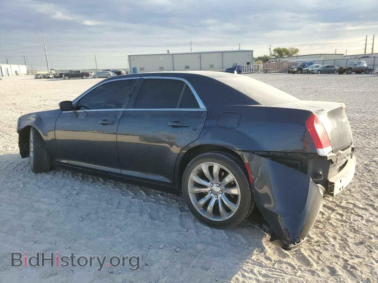 2016 CHRYSLER 300 - VIN: 2C3CCAAG3GH343658 - Фото 2