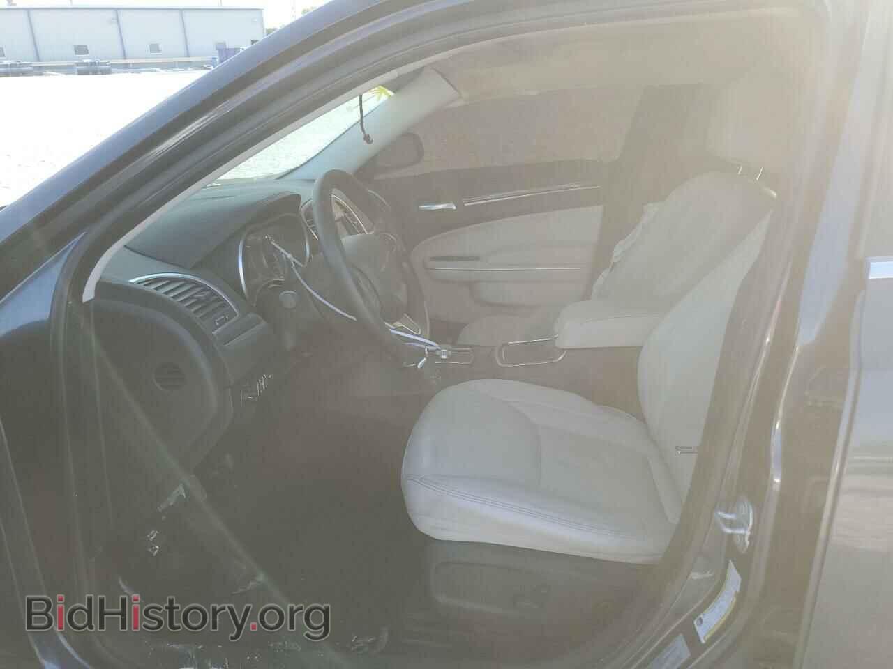 2016 CHRYSLER 300 - VIN: 2C3CCAAG3GH343658 - Фото 7
