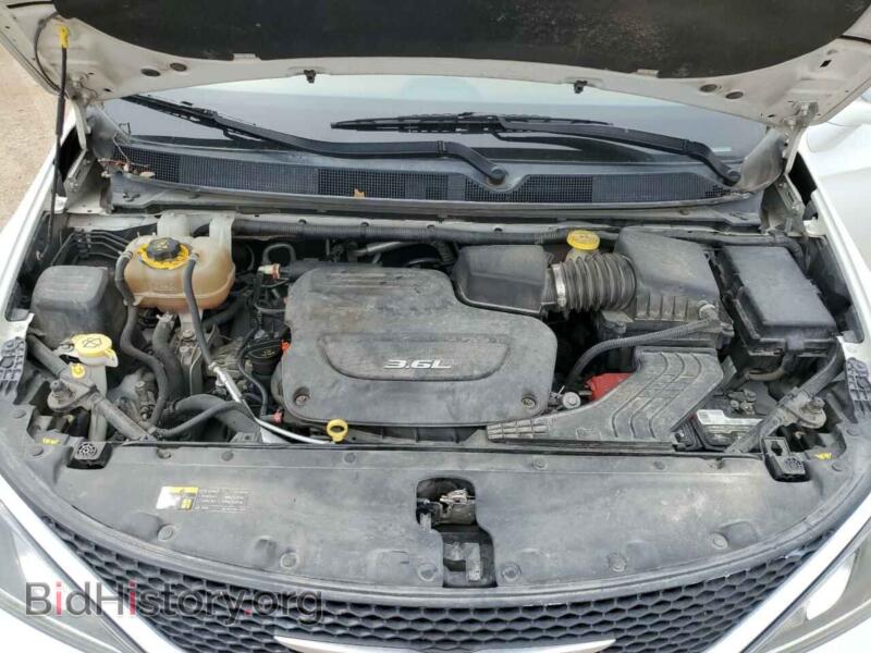 2017 Chrysler PACIFICA (VIN 2C4RC1FG4HR500446) — photo 12 of 13