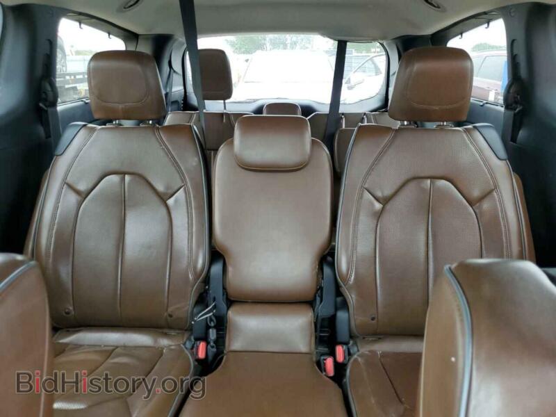 2017 Chrysler PACIFICA (VIN 2C4RC1FG4HR500446) — photo 10 of 13