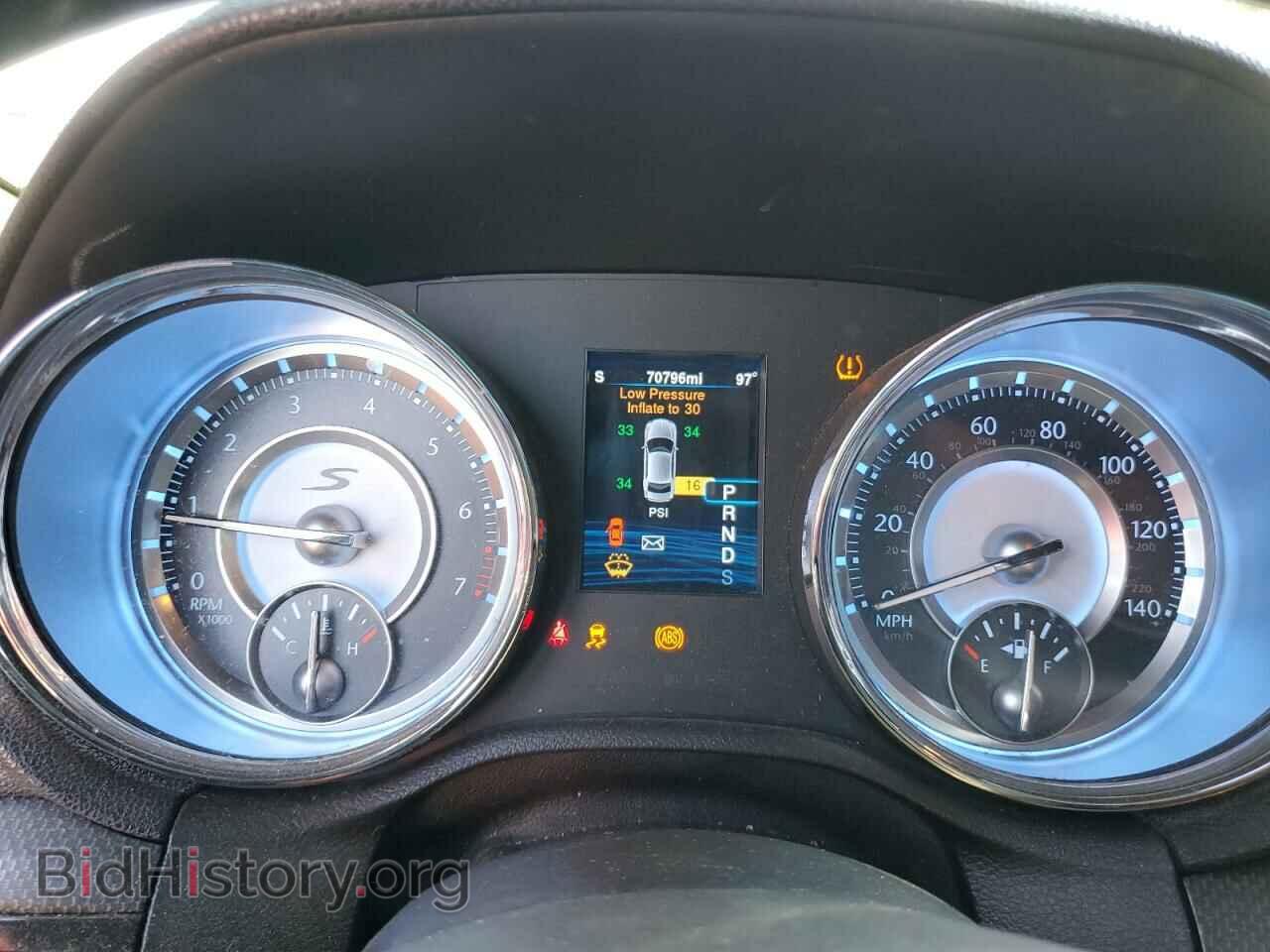 2014 CHRYSLER 300 - VIN: 2C3CCAGG0EH356145 - Фото 9