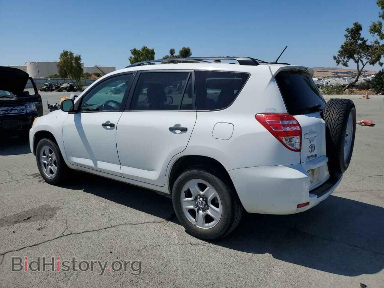 2011 TOYOTA RAV4 - VIN: 2T3BF4DV6BW151735 - Фото 2