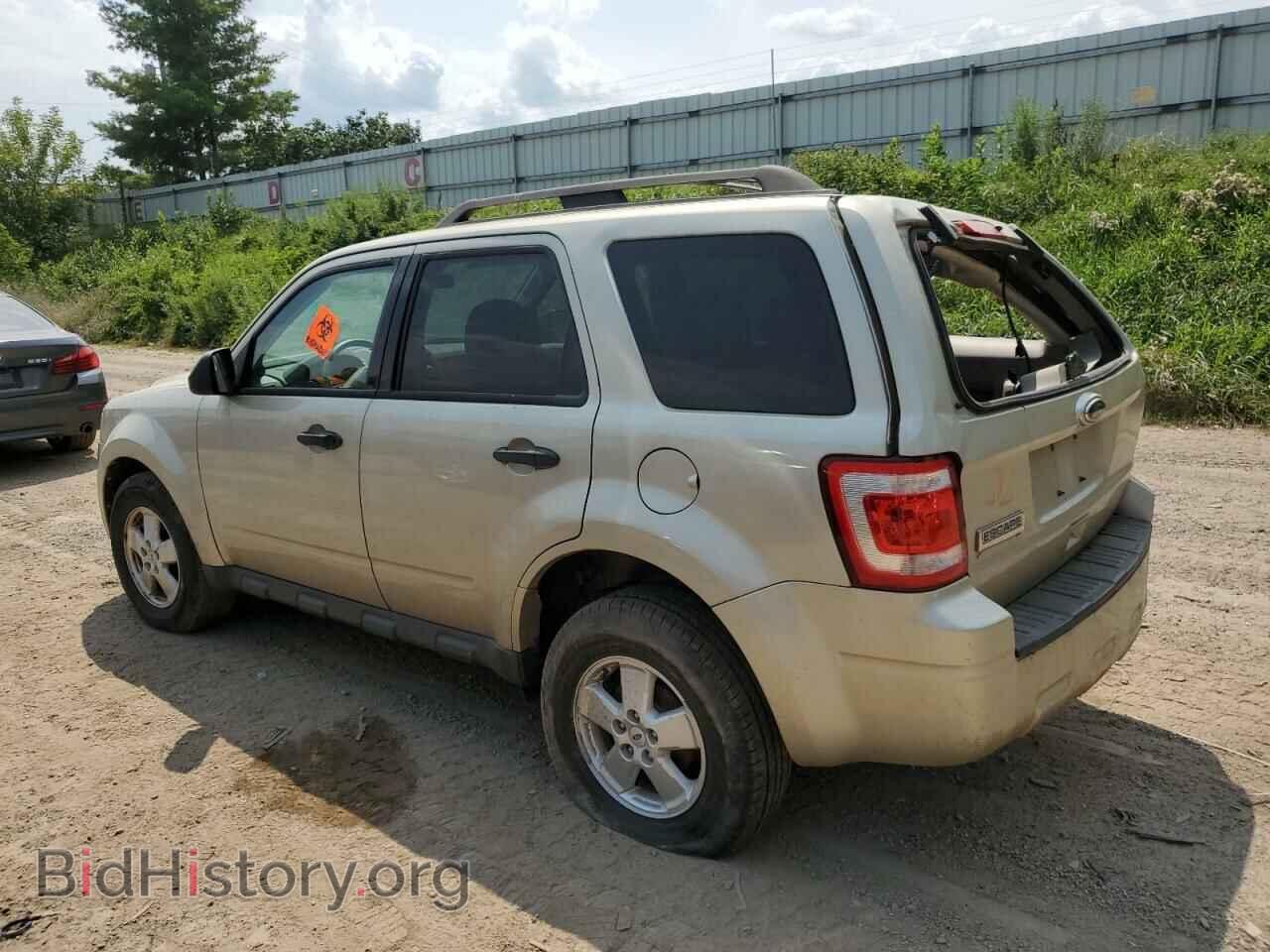 2010 FORD ESCAPE - VIN: 1FMCU0C75AKD47237 - Фото 2
