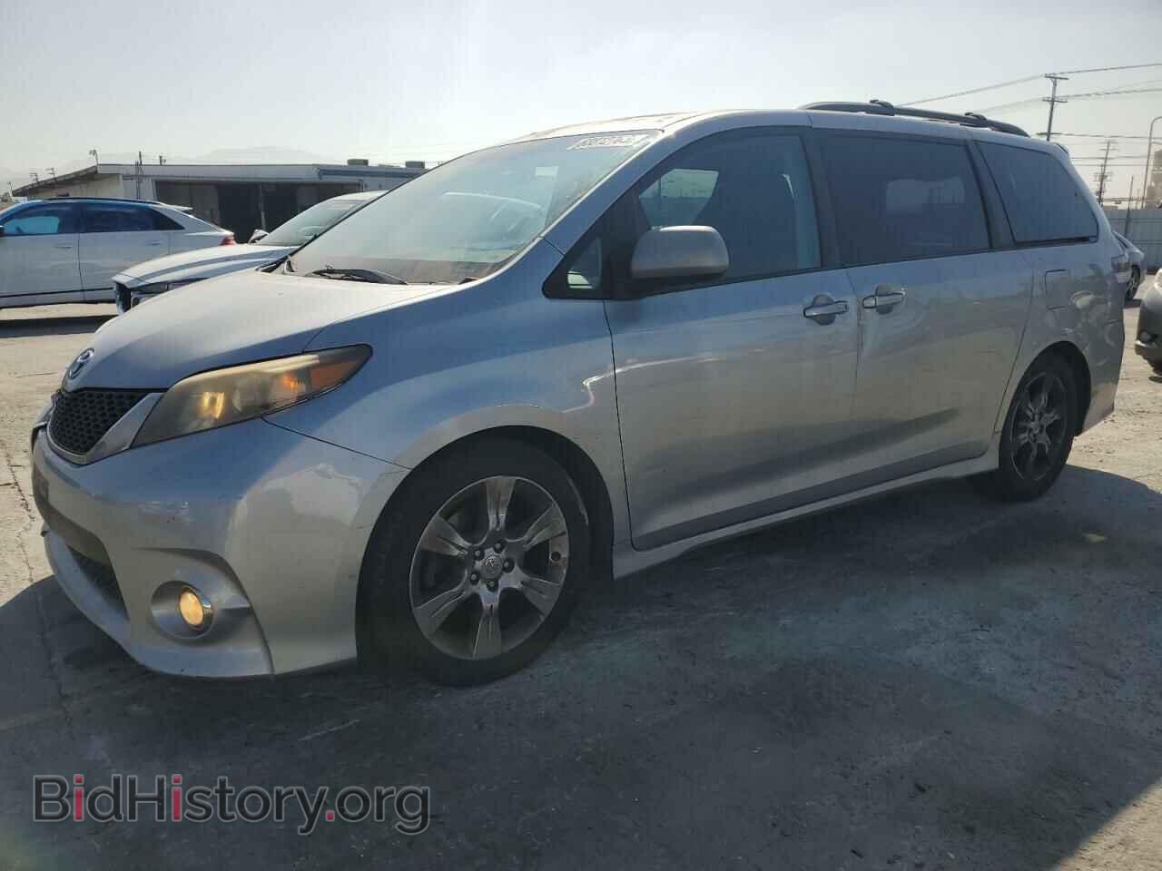 Фотография 5TDXK3DC8BS172310 - TOYOTA SIENNA 2011