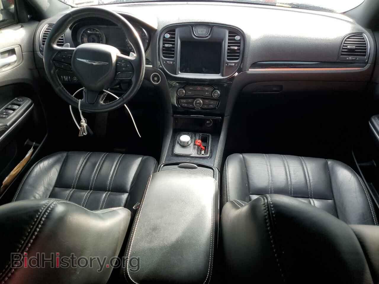 2019 CHRYSLER 300 - VIN: 2C3CCAGG9KH648940 - Фото 8