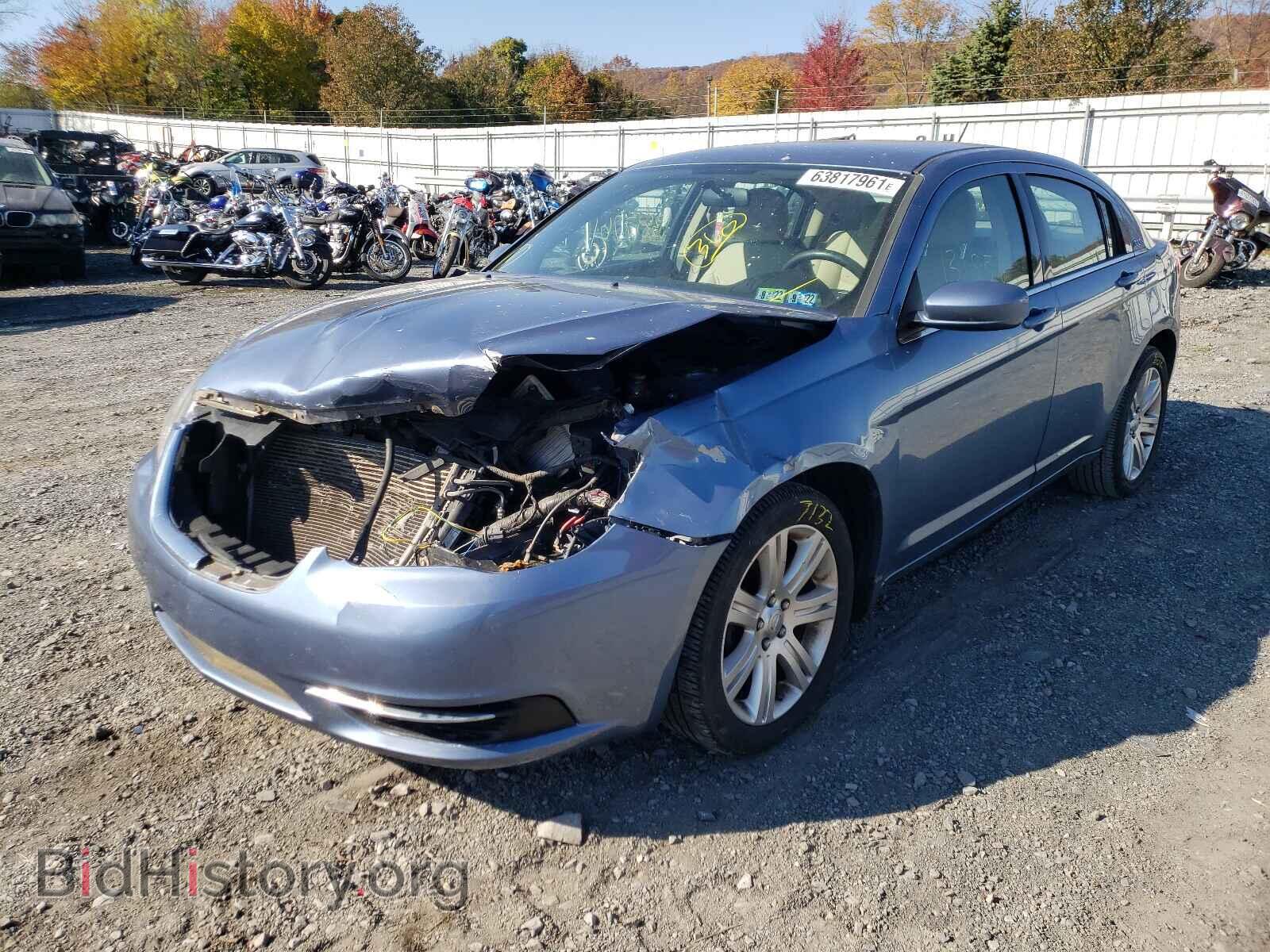 2011 CHRYSLER 200 - VIN: 1C3BC1FB8BN606963 - Фото 2