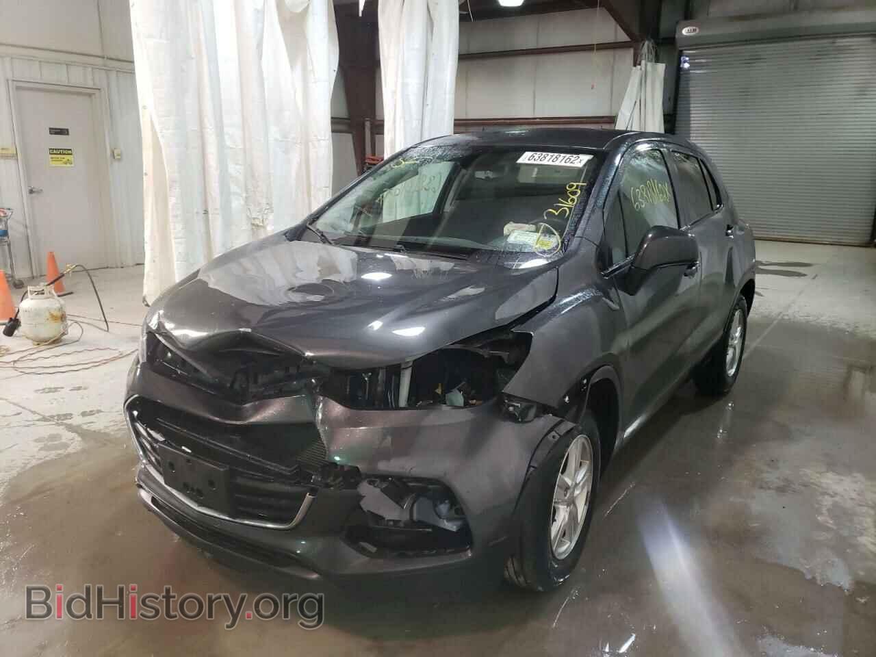 2019 CHEVROLET TRAX - VIN: 3GNCJKSB3KL349977 - Фото 2