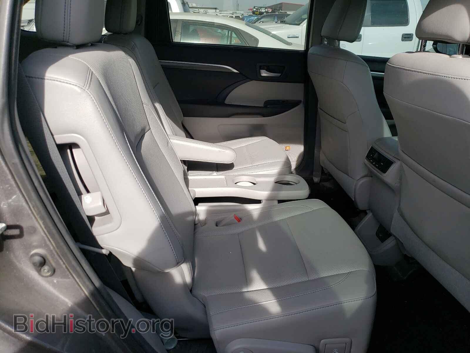 2017 TOYOTA HIGHLANDER - VIN: 5TDDGRFH8HS024408 - Фото 6